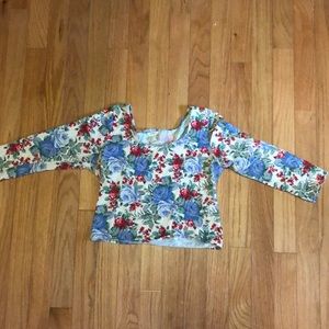 Floral crop top with sleeves